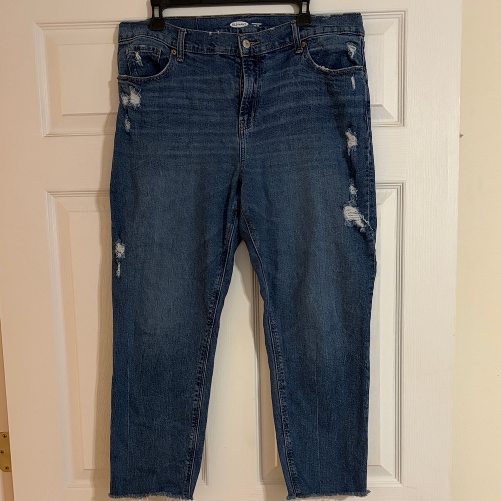 Old Navy Boyfriend Mid-Rise Distressed Women Jeans